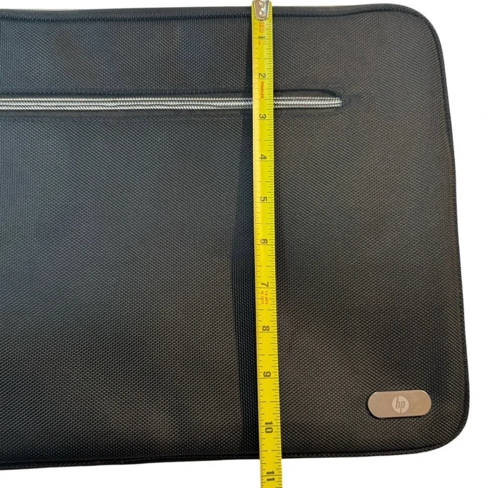 4/$40 HP Black Padded Laptop‎ Protector Bag